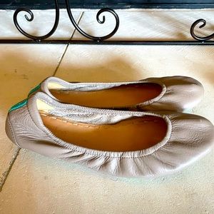 Tieks handmade shoe tan by Gavarelli sz 8 womens leather ballet flats